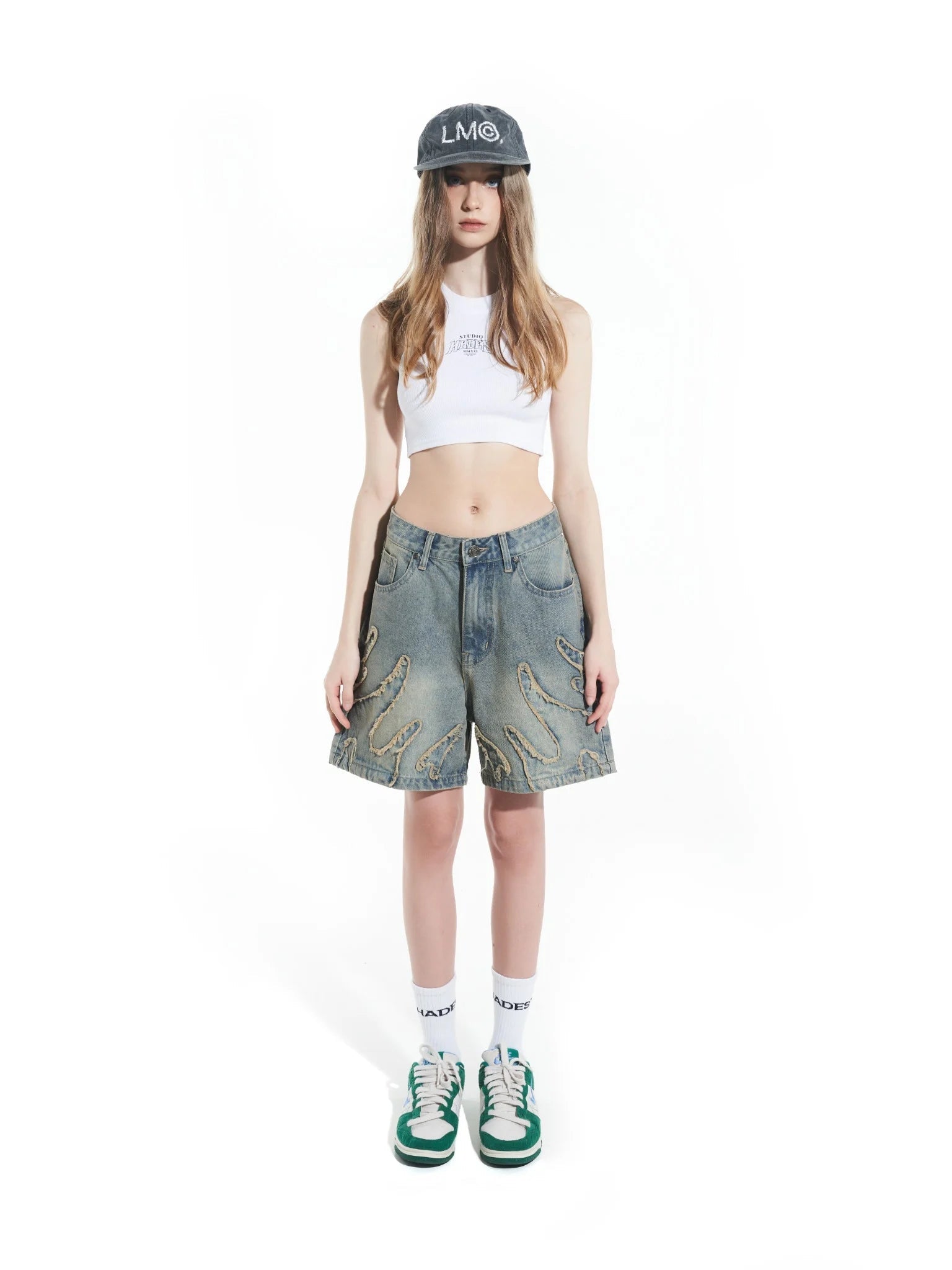 Knielange Jeansshorts mit niedriger Taille