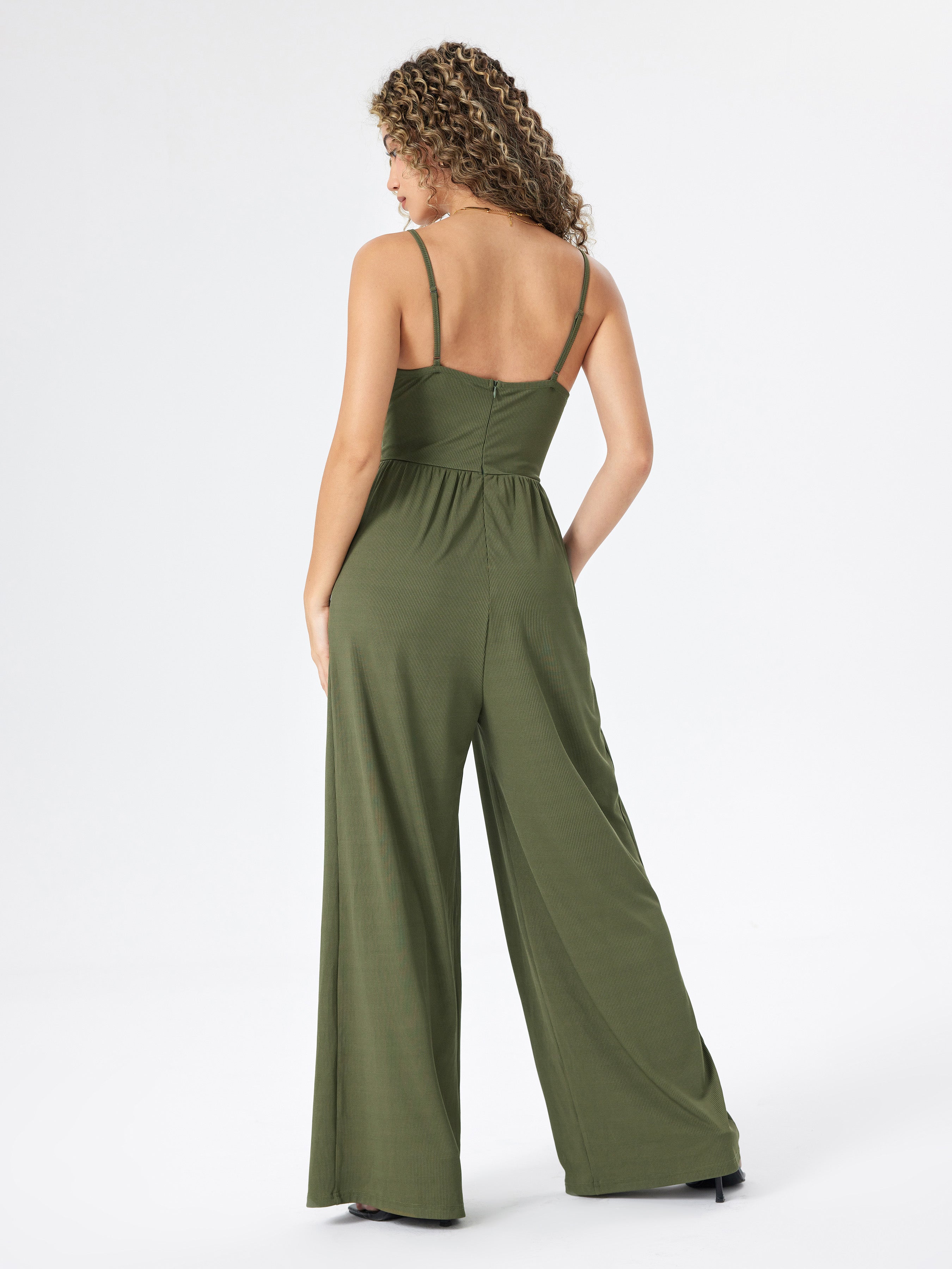 Jumpsuit mit weitem Bein und V-Ausschnitt