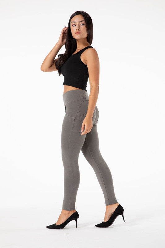 Enge graue Leggings mit hoher Taille