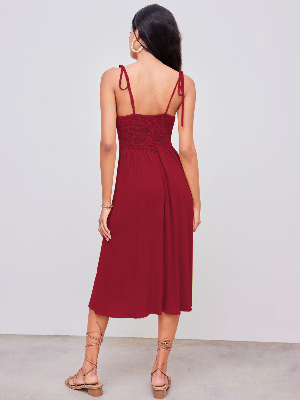 Lässig elegantes rotes Maxikleid mit Knöpfen