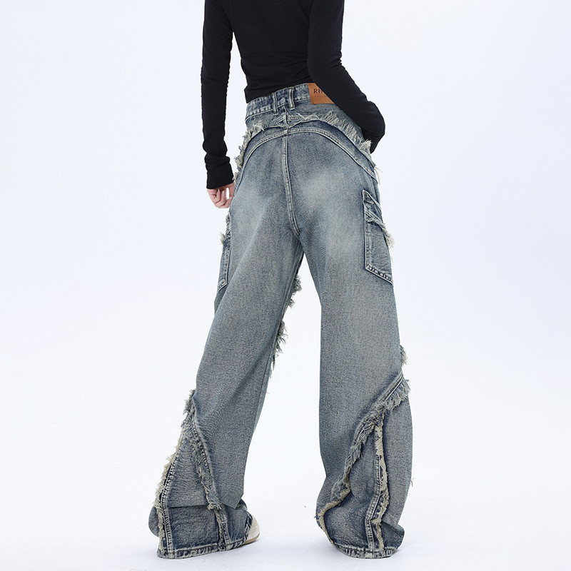 Zerrissene übergroße Jeans