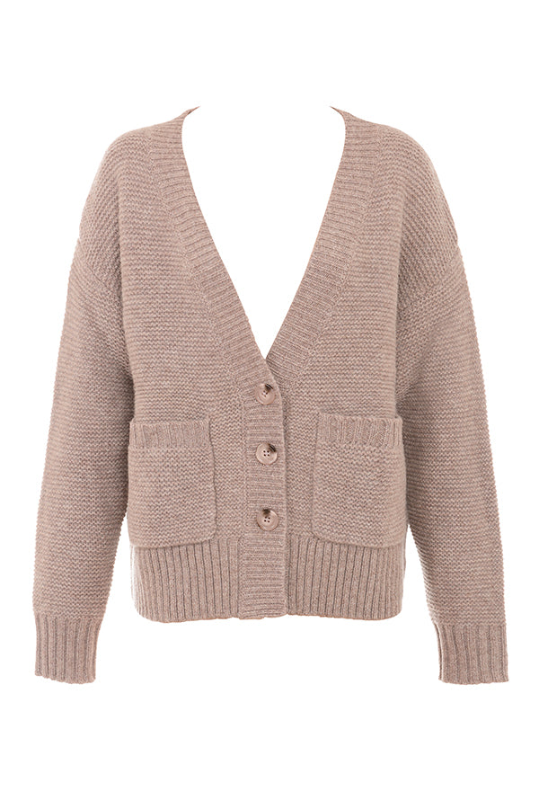 Grober Barley Cardigan aus Naturwolle mit Bralette und Leggings