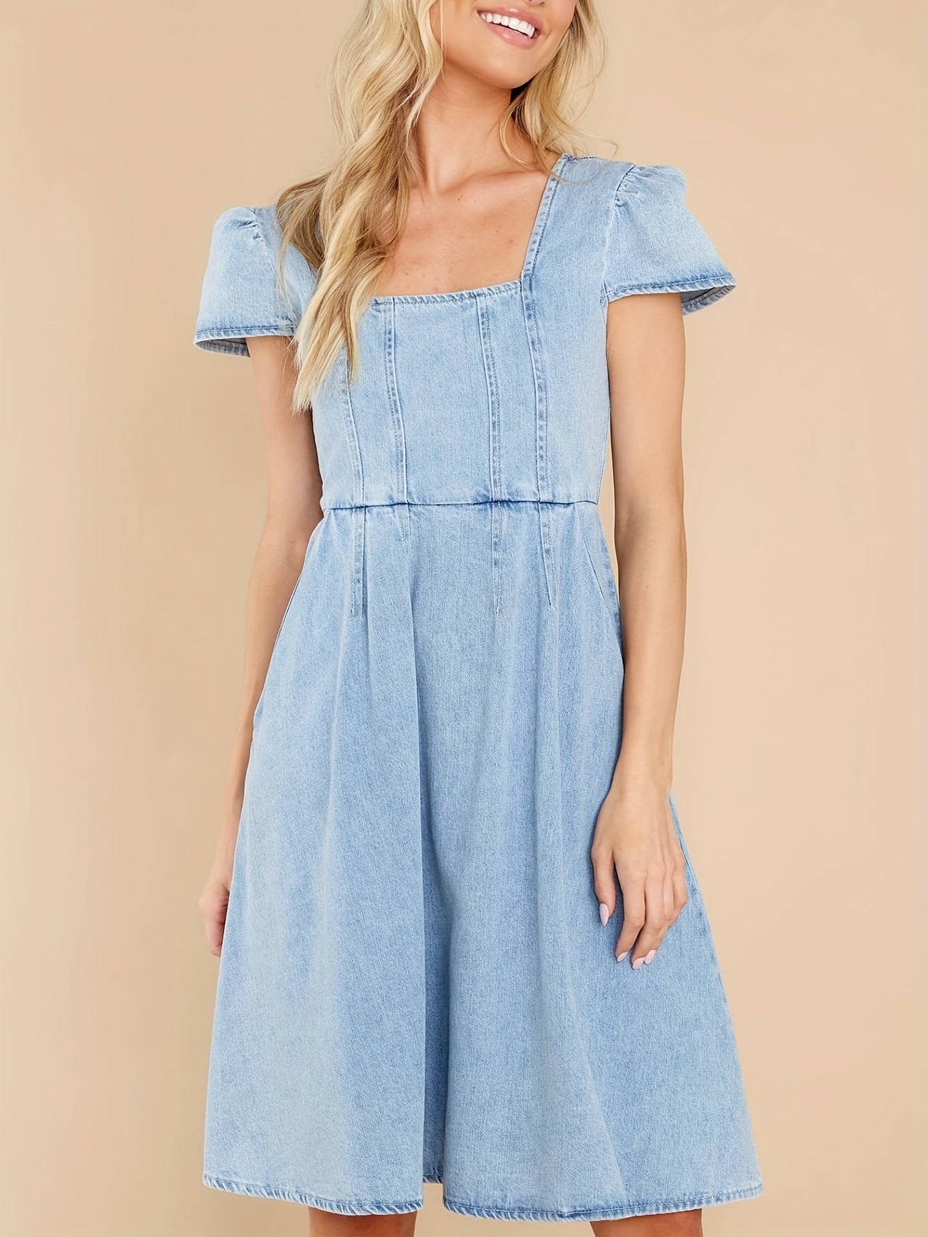 Blaues Quadratisches Hals Denim Kleid