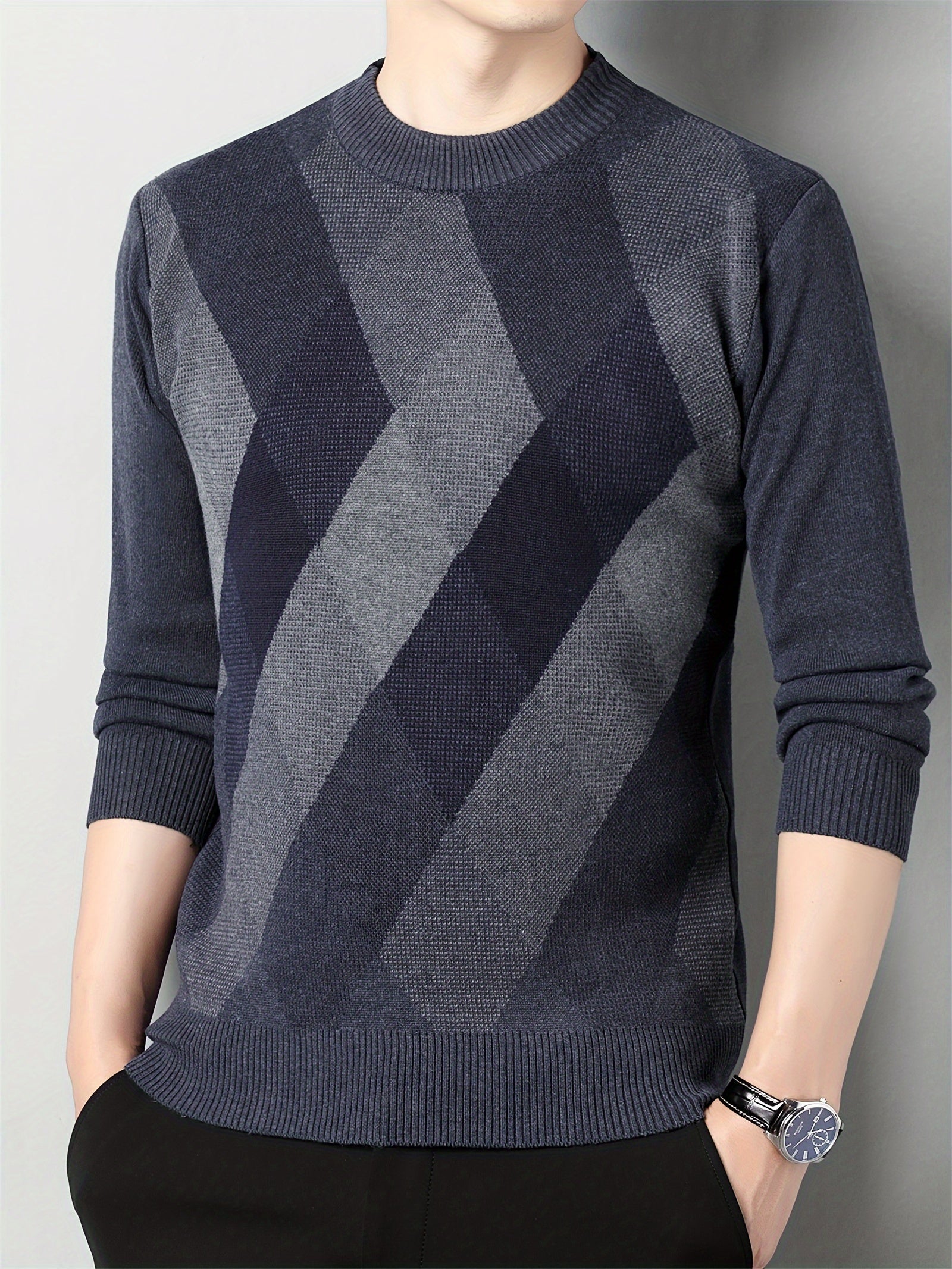 Gestrickter Pullover mit geometrischem Muster