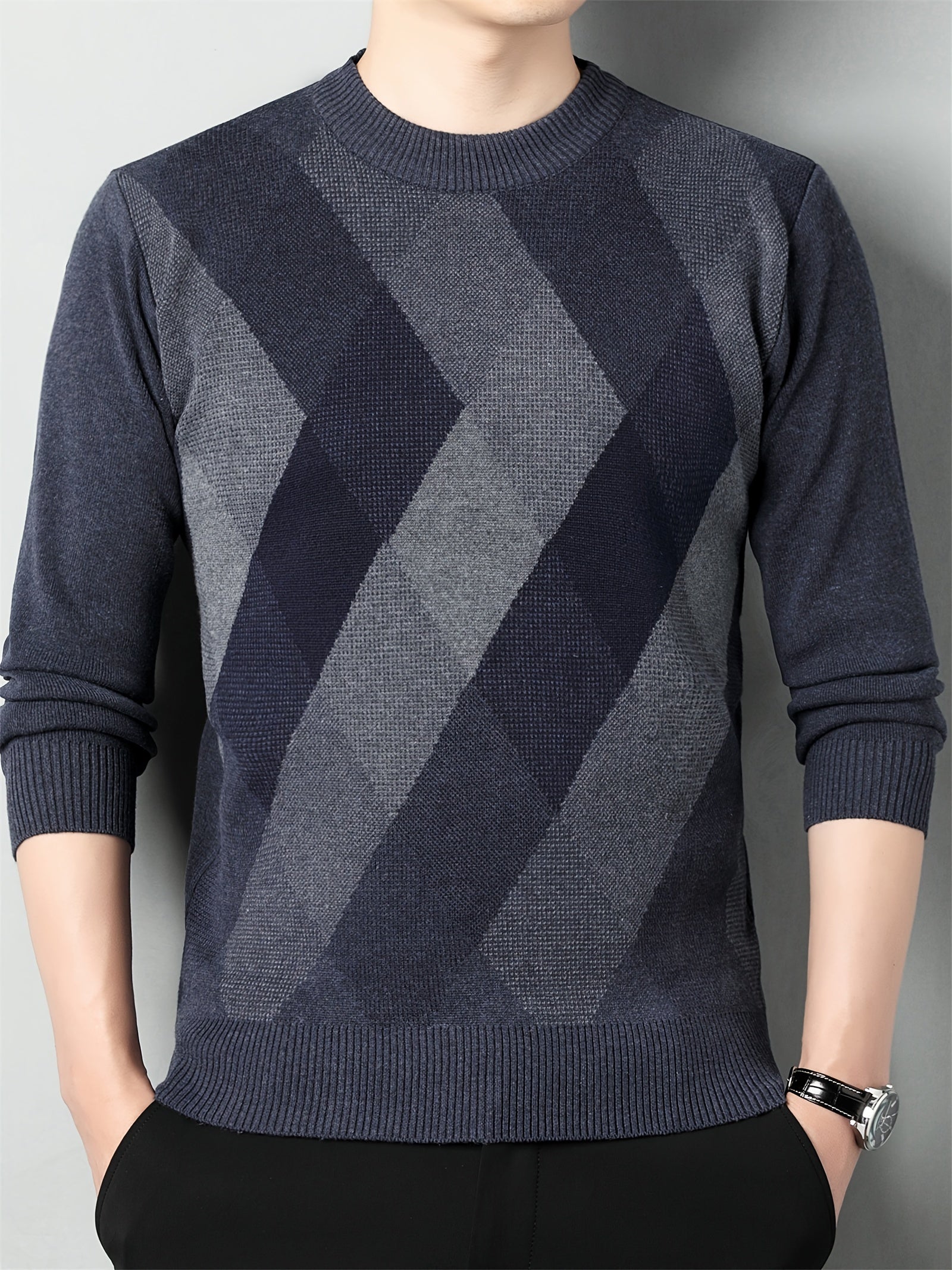 Gestrickter Pullover mit geometrischem Muster