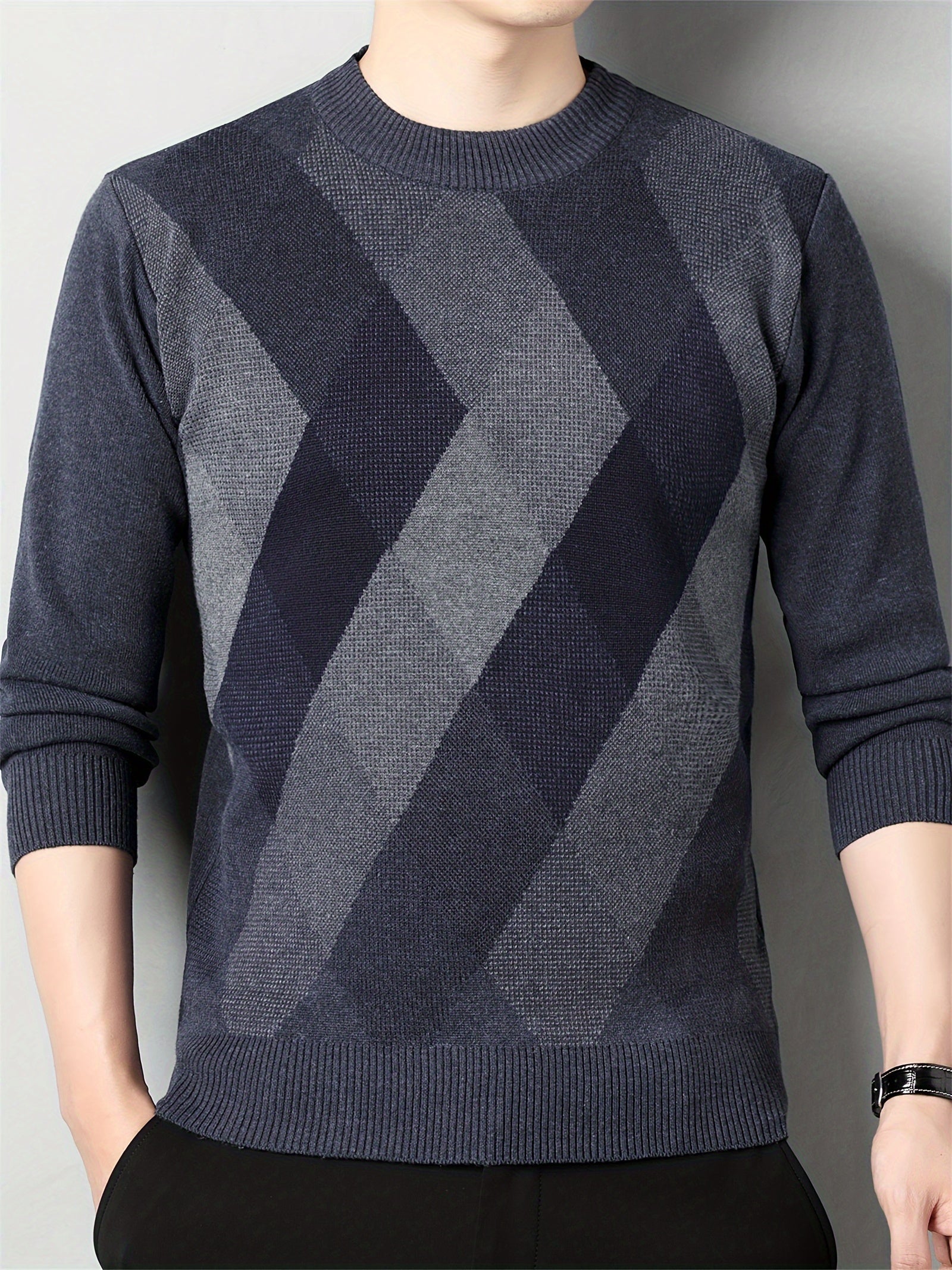 Gestrickter Pullover mit geometrischem Muster