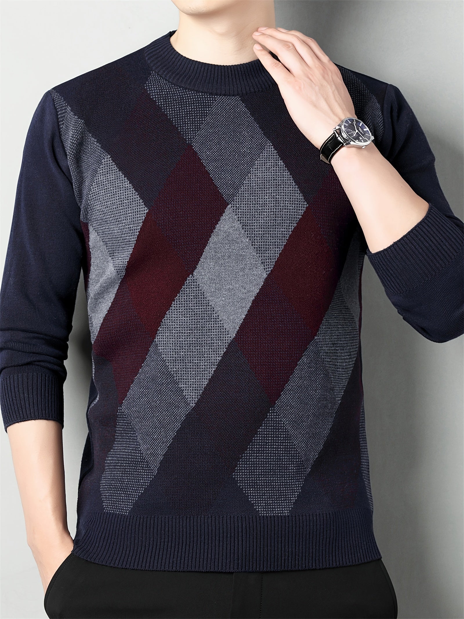 Gestrickter Pullover mit geometrischem Muster