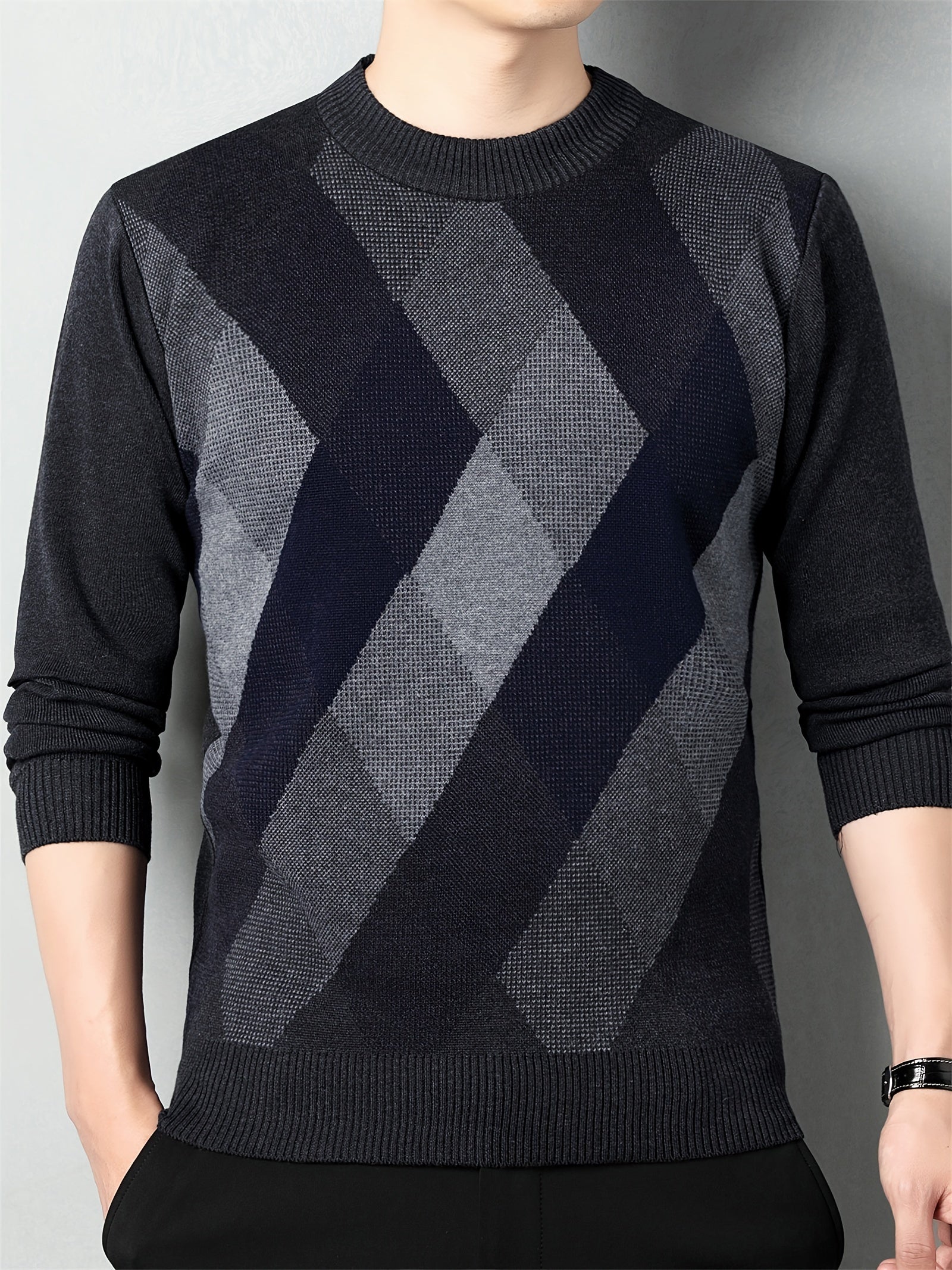 Gestrickter Pullover mit geometrischem Muster