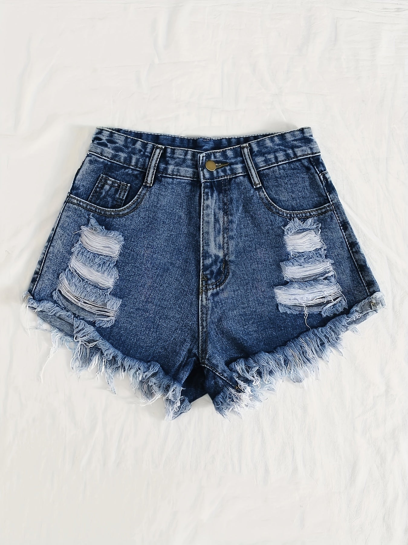 Himmelblaue Denim Shorts mit ausgefranstem Saum und Rissen