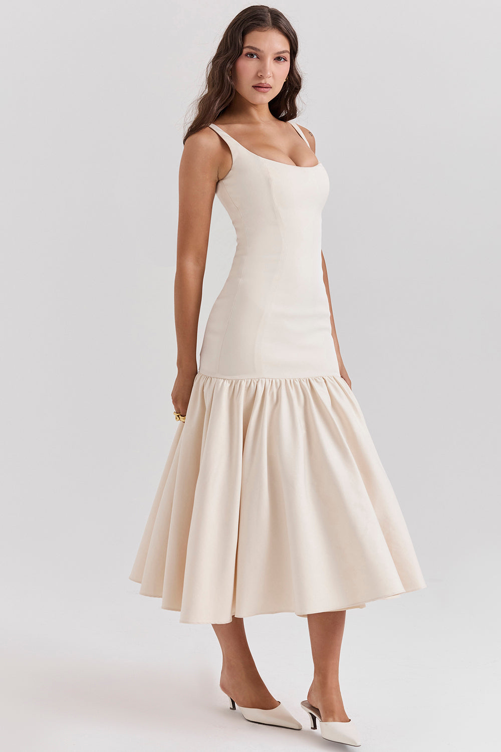 Midikleid mit tiefer Taille