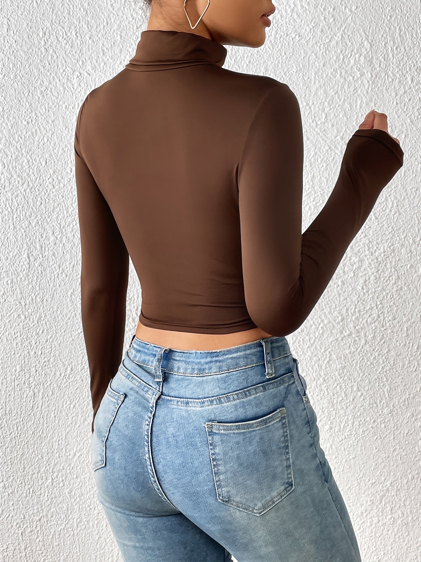 Skinny Crop T-Shirt mit Rollkragen