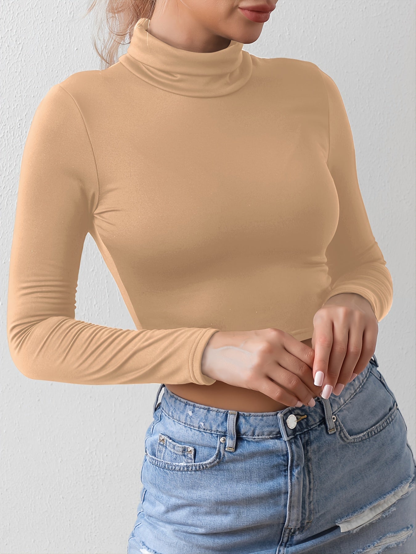 Skinny Crop T-Shirt mit Rollkragen