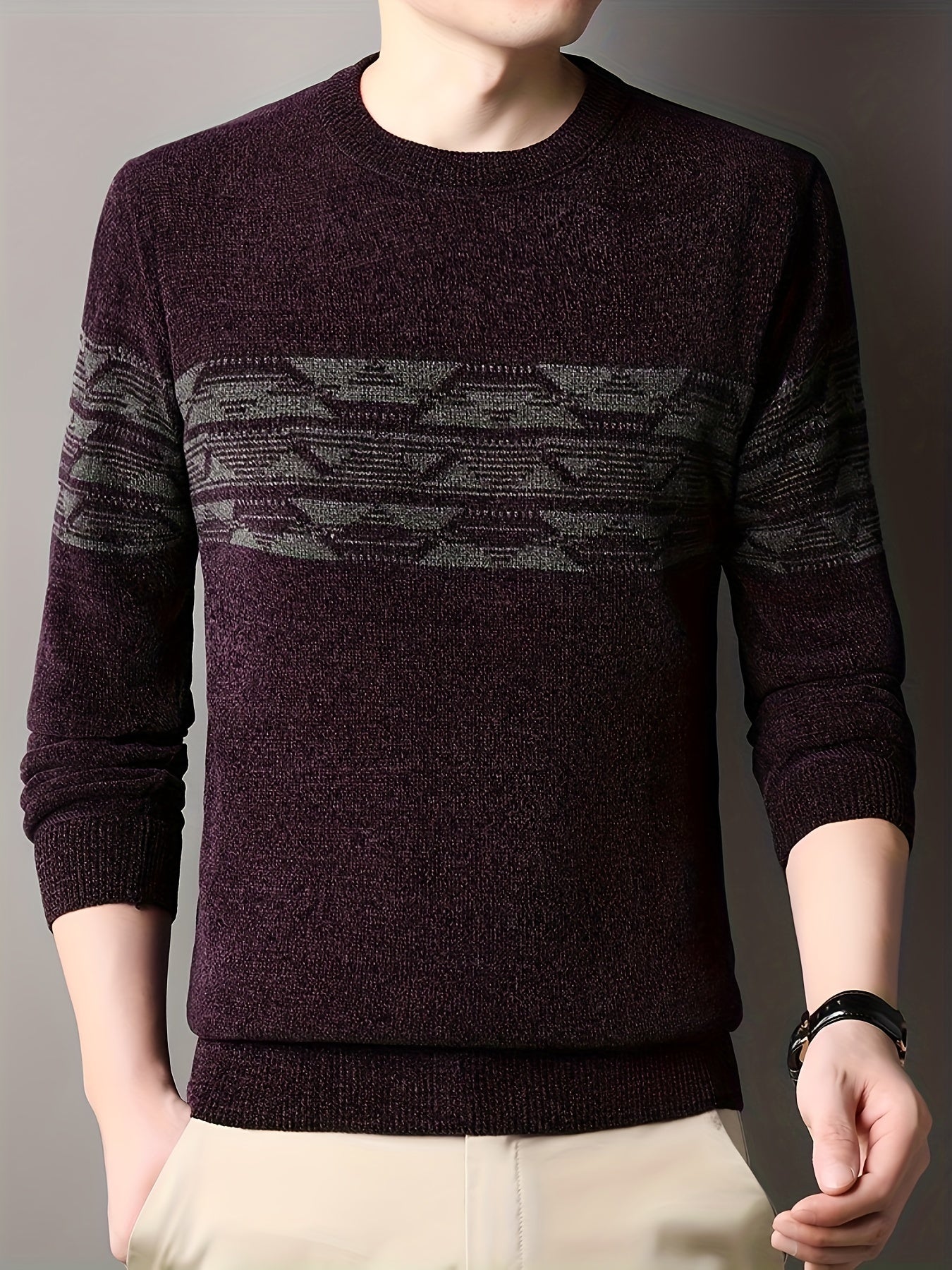 Schlanker Strickpullover mit ethnischem Muster