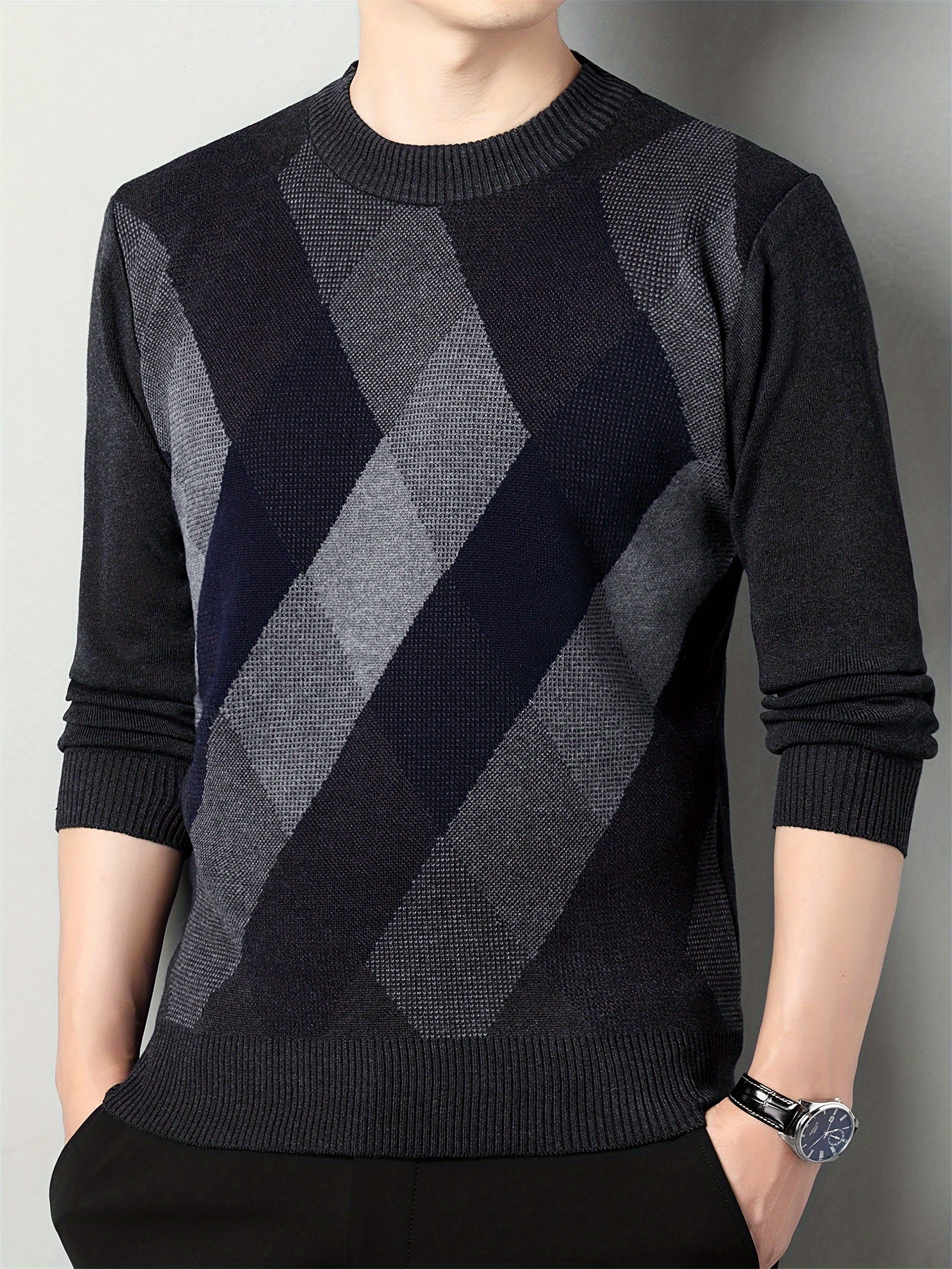 Gestrickter Pullover mit geometrischem Muster