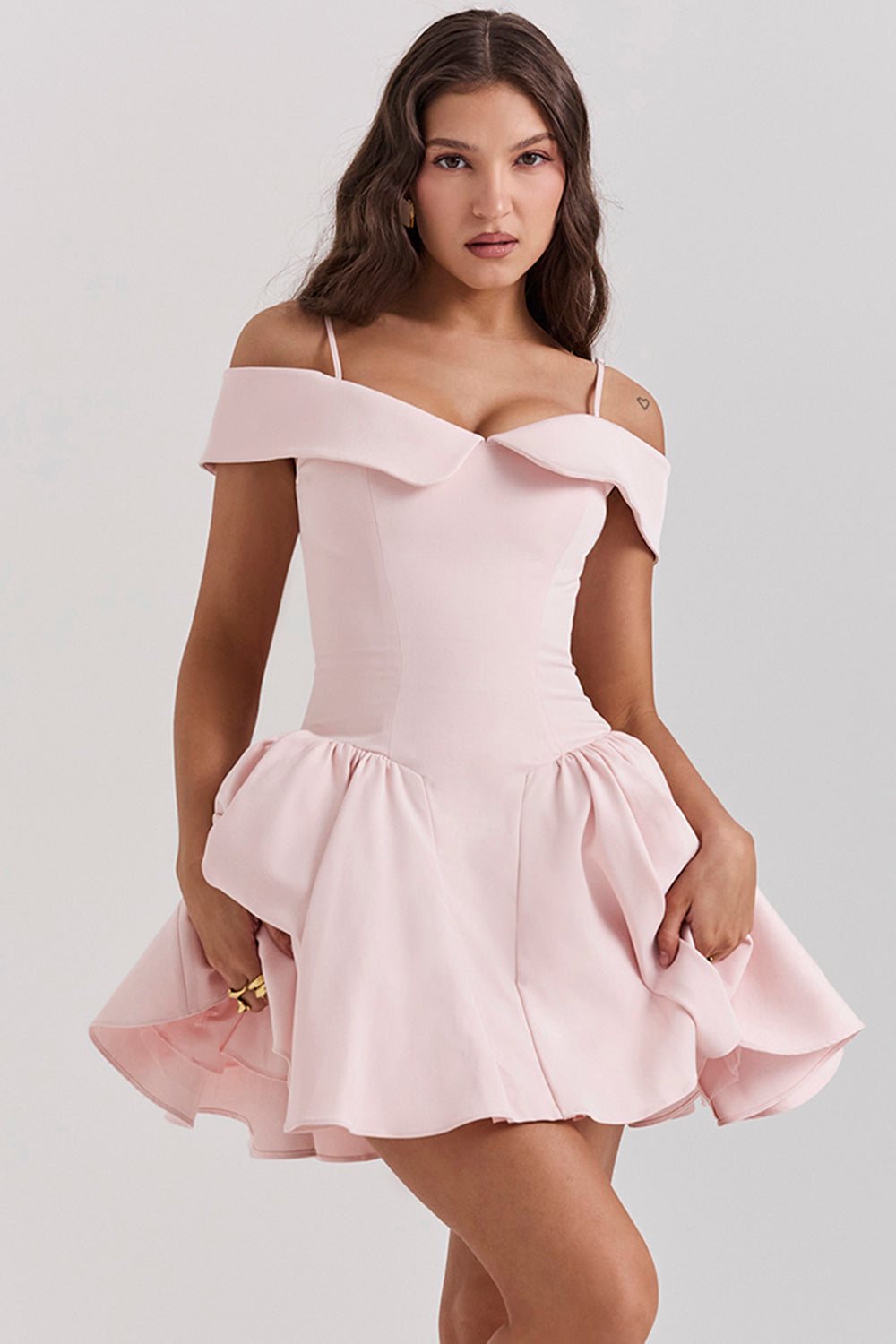 Schulterfreies Minikleid