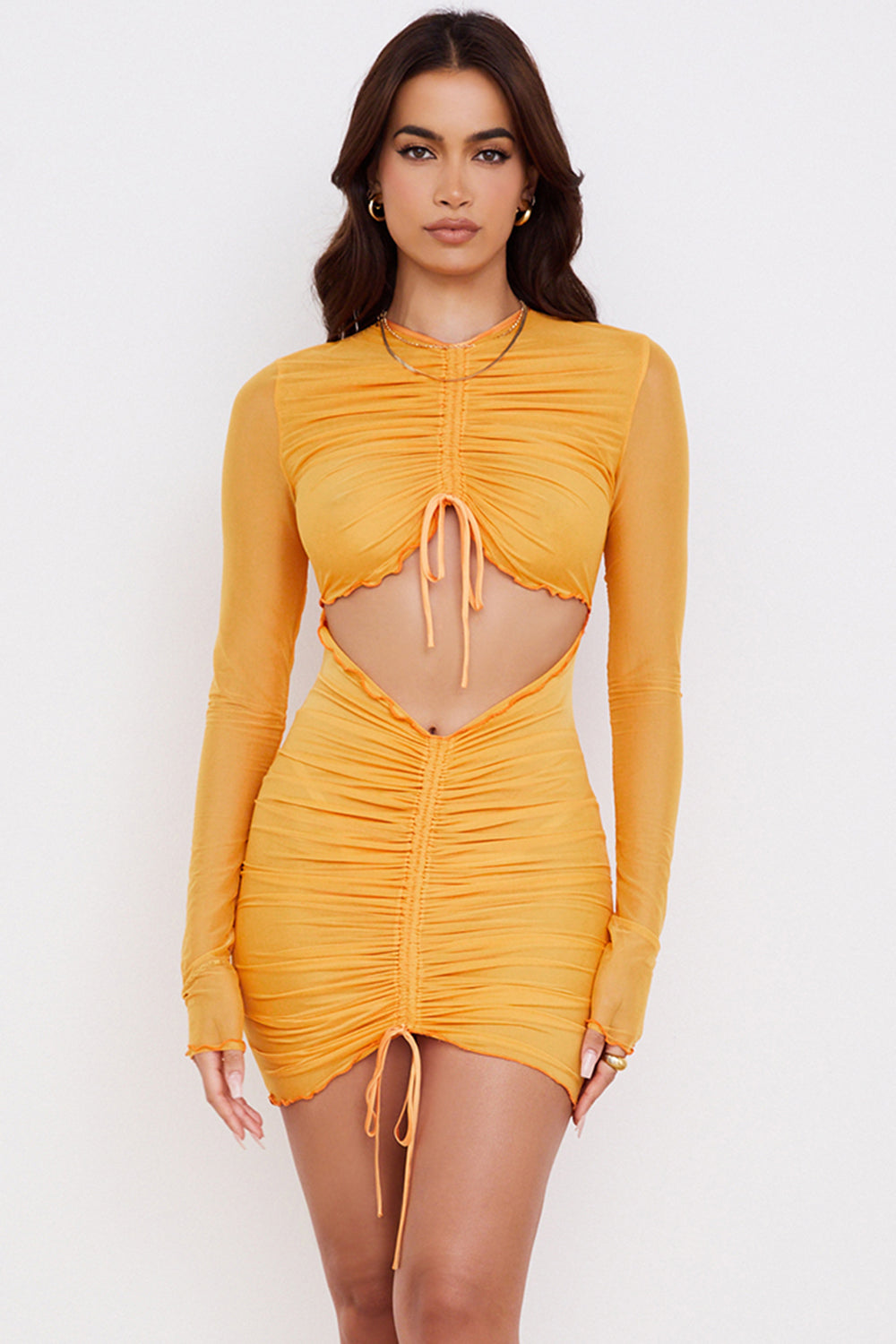 Orangefarbenes Minikleid aus Mesh mit langen Ärmeln und Rüschenausschnitt