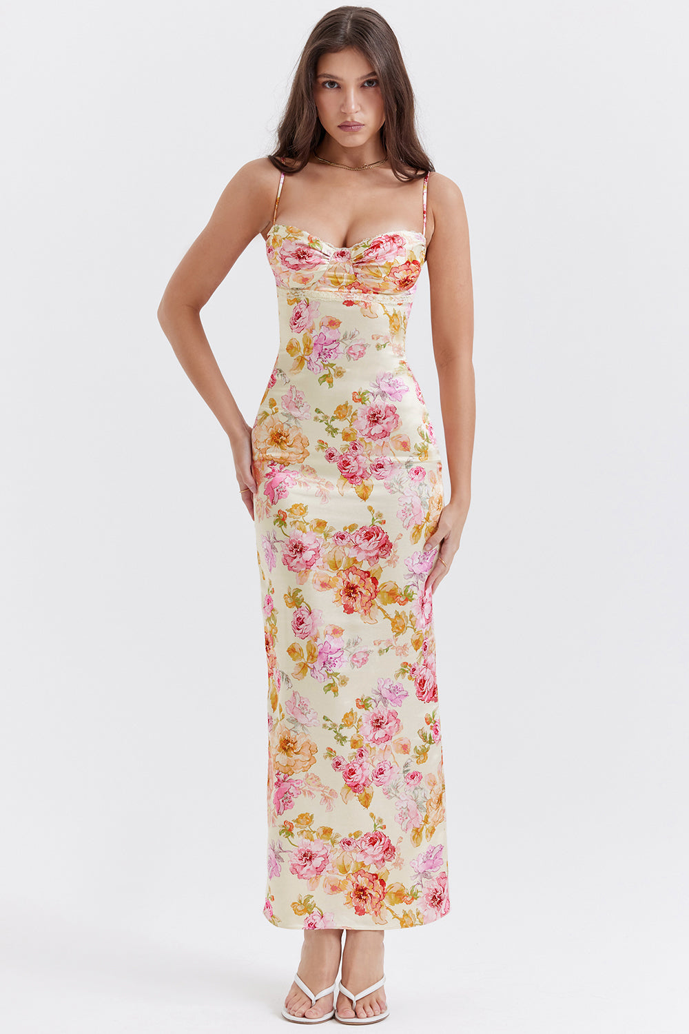 Elfenbeinfarbenes Maxikleid mit Blumen