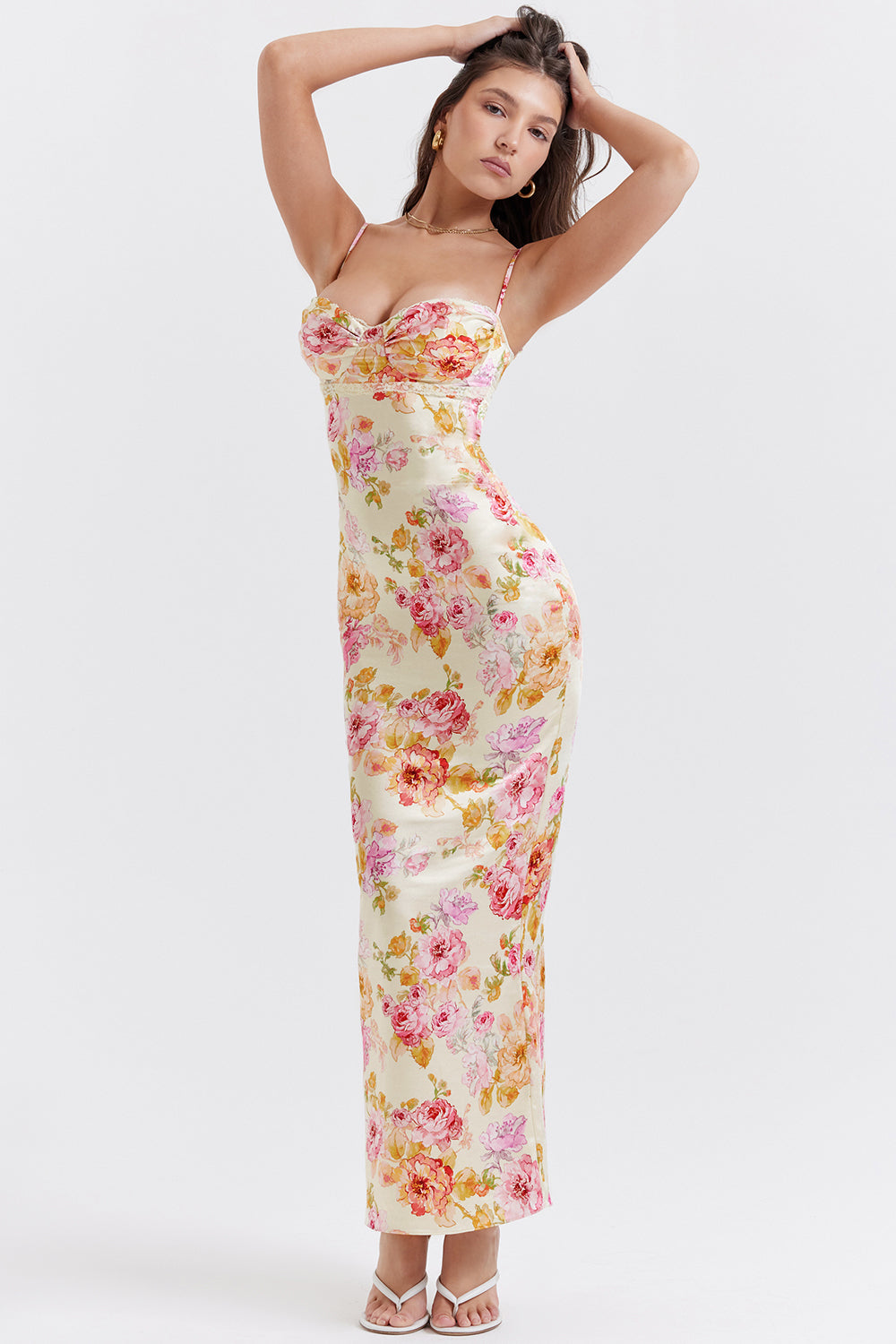 Elfenbeinfarbenes Maxikleid mit Blumen