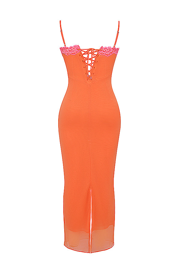 Flammenorangefarbenes Maxikleid